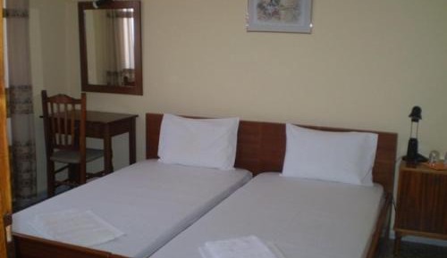 Studio (2 Adults)