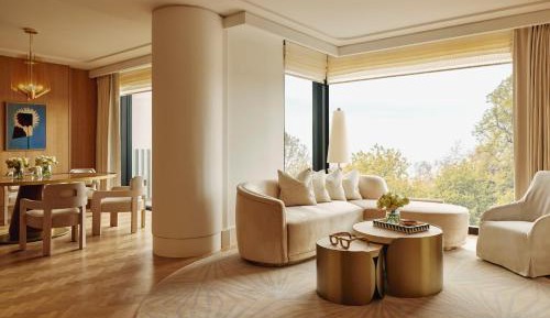 Hyde Park Balcony Suite