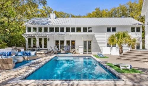 Five-Bedroom Holiday Home