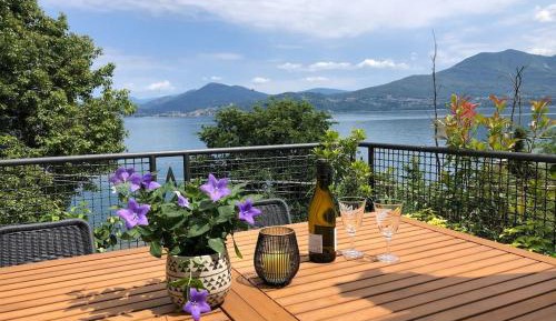 Apartment with Lake View