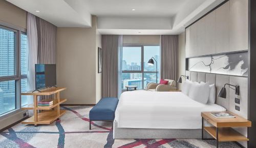 Junior King Suite - High Floor/Lounge Access