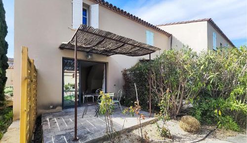 One-Bedroom Holiday Home