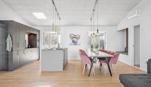 Seven-Bedroom Holiday Home
