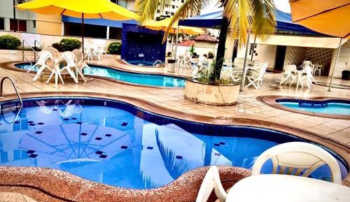 Apartment with Pool View 