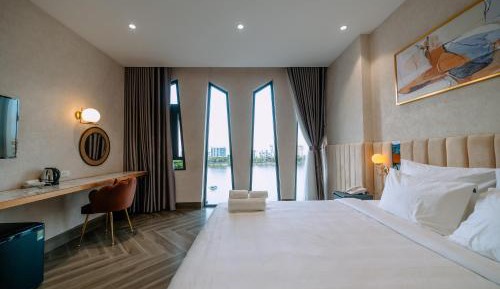 King Room with Lake View