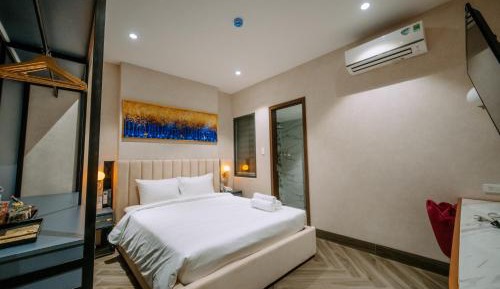 Standard Queen Room