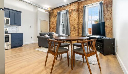 Room #1184009301