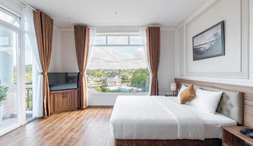 King Suite with Balcony