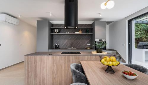 Three-Bedroom Deluxe Apartment