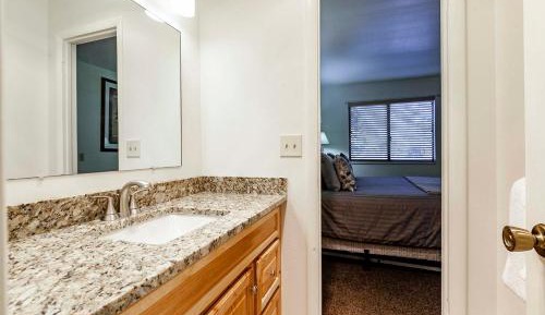 1 Bedroom Condominium #R4