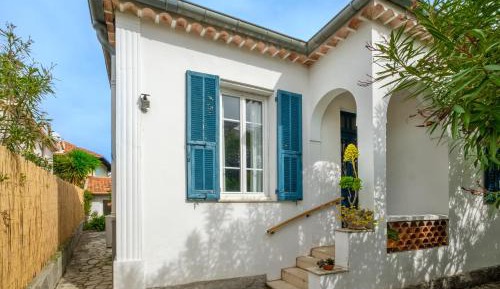 Villa with Garden View