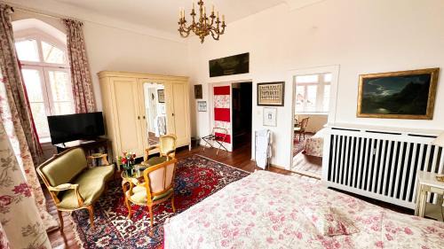 Double Room with Shared Bathroom