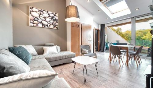 Two-Bedroom Apartment with Terrace and Sea View