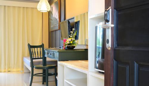 Deluxe Double or Twin Room with Balcony - Sino Wing