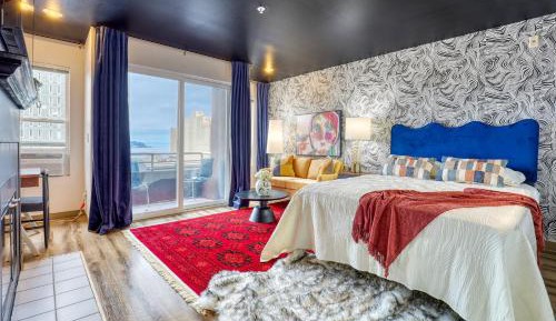 Queen Room with Balcony
