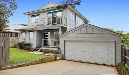Three-Bedroom Holiday Home 