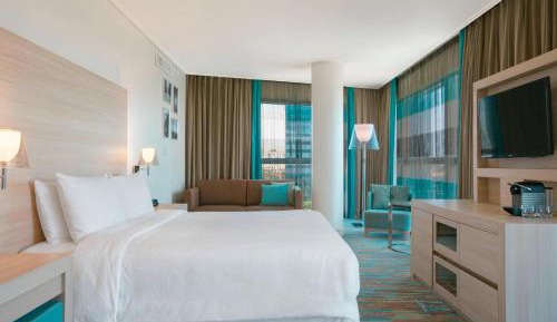 Studio Suite, 1 Bedroom Studio Suite, 1 Queen, Sea view