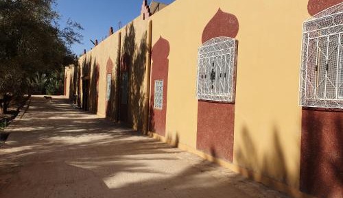 Deluxe Room (2 Adults + 1 Child)