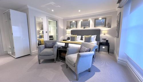 Deluxe King Room