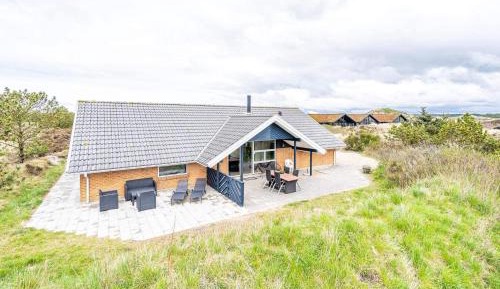 Four-Bedroom Holiday Home