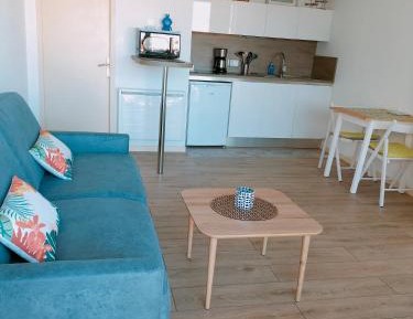 Studio with Sofa Bed