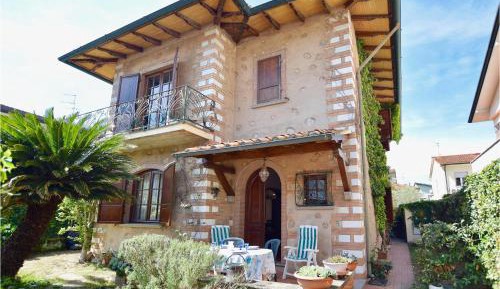 Three-Bedroom Holiday Home 
