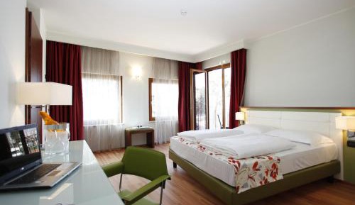 Junior Suite with Lake View