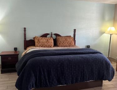 King Room - Non-Smoking