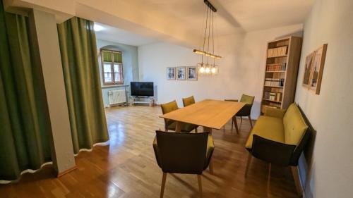 Superior One-Bedroom Apartment