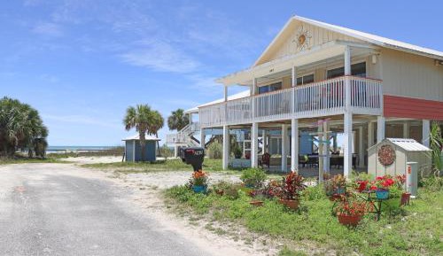 Four-Bedroom Holiday Home