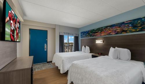 Suite with Two Double Beds with Partial Ocean View Smoke Free