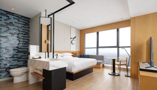 Executive King, Guest room, 1 King, City View