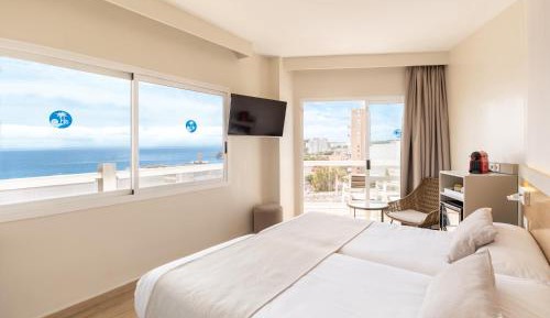 Panoramic Premium Twin Room with Sea View 