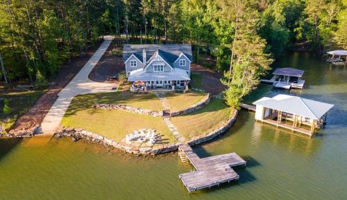 Five-Bedroom Holiday Home
