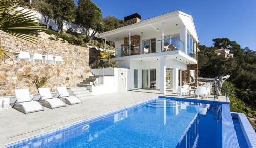 Four-Bedroom Holiday Home