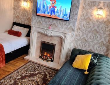 Single Room with Shared Bathroom
