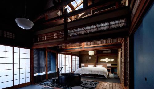 Japanese-Style Suite Room 102 with shower and Bathroom