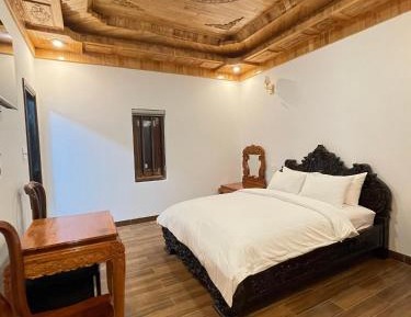 Queen Room