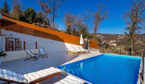 Four Bedroom Villa with Pool
