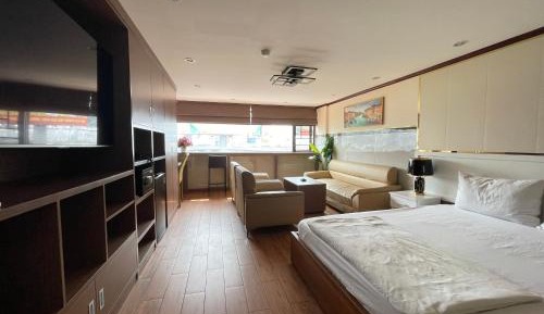 Deluxe Room (2 Adults + 1 Child)
