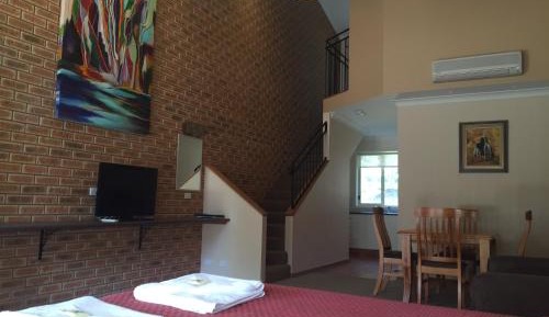 Mezzanine Suite