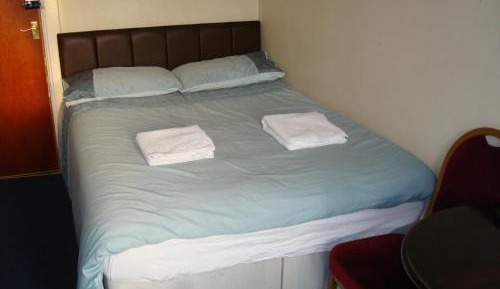 Budget Double Room with Shared Bathroom