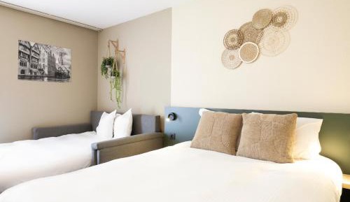 Deluxe Family Room