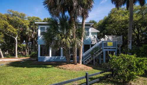 Three-Bedroom Holiday Home 