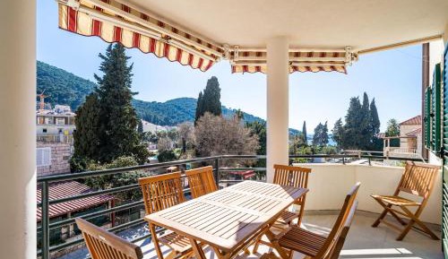 Three Bedroom Apartment with Balcony