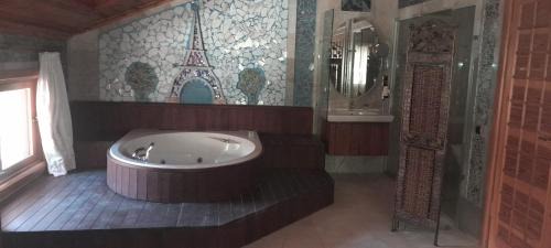 Studio with Spa Bath