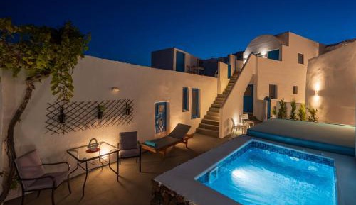 Deluxe Suite with private outdoor jetted tub & Sea View