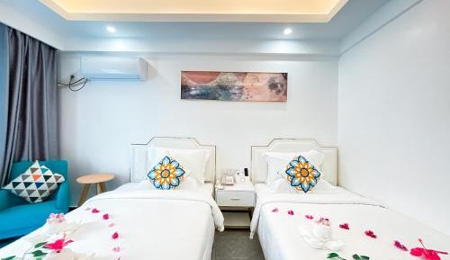 Twin Room with Pool View