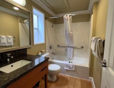 Queen Room