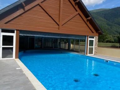 Apartment with Mountain View